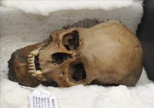 50 cráneos desenterrados en templo azteca 1